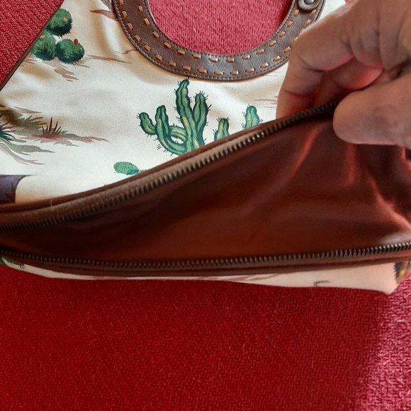 New Western Novelty Handbag - Picture 3 of 6